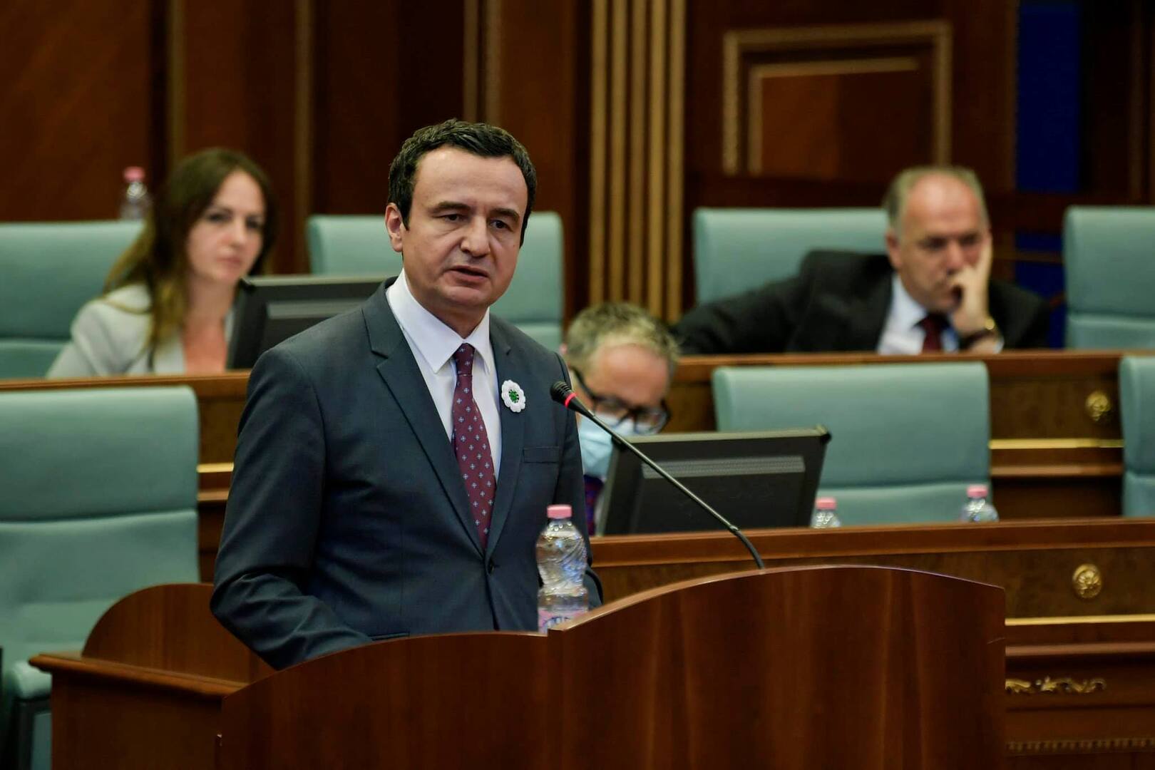 Kurti: Srbija je izvršila genocid u Srebrenici - slika 1